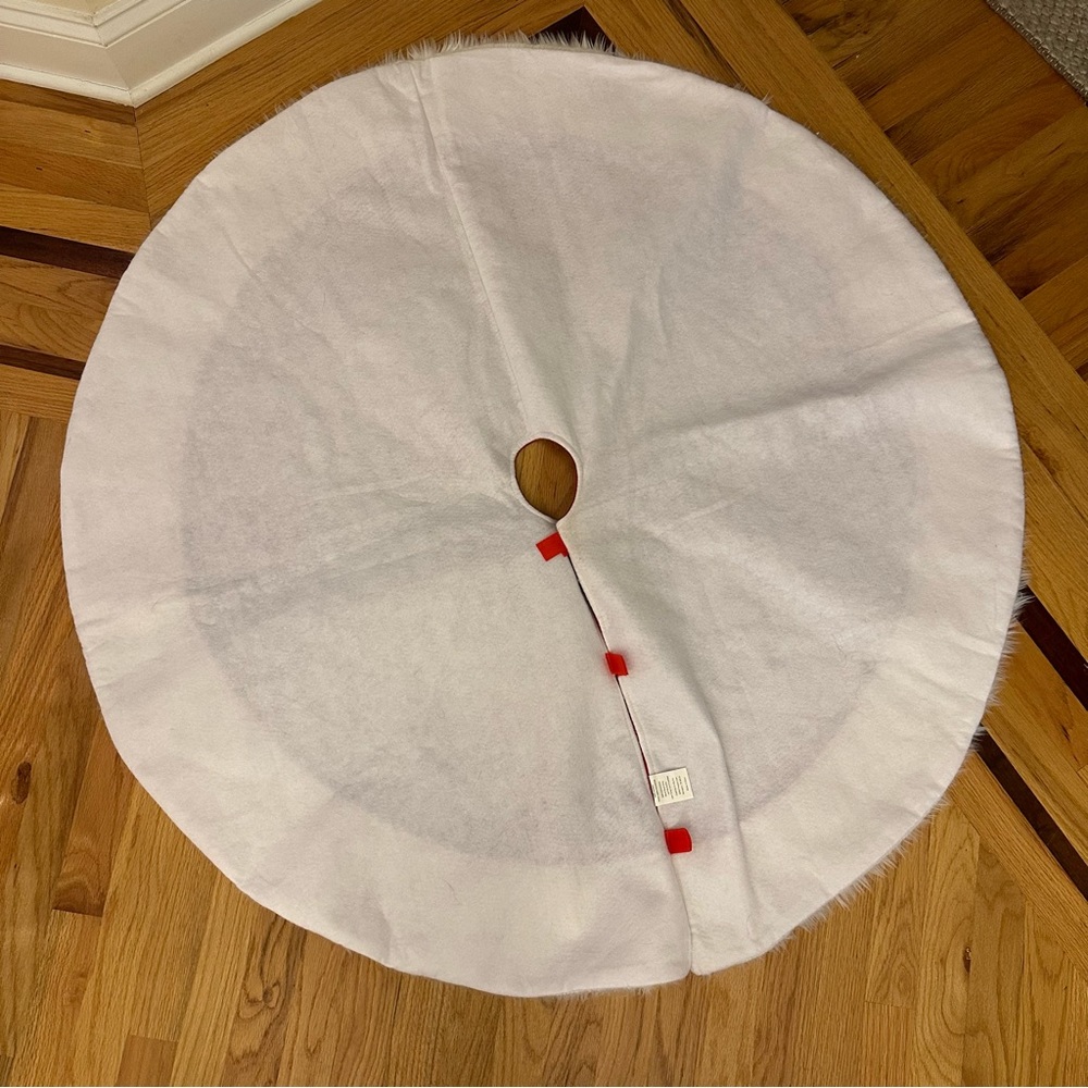 🎄 Santa Claus Christmas Tree Skirt - Red Plush & White Fir 48” - Picture 3 of 6